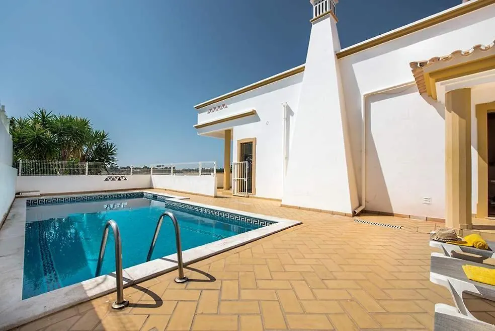 Villa Almanda - Spacious Villa Perfectly Located Between Albufeira Marina And The Old Town 0*,  Πορτογαλία