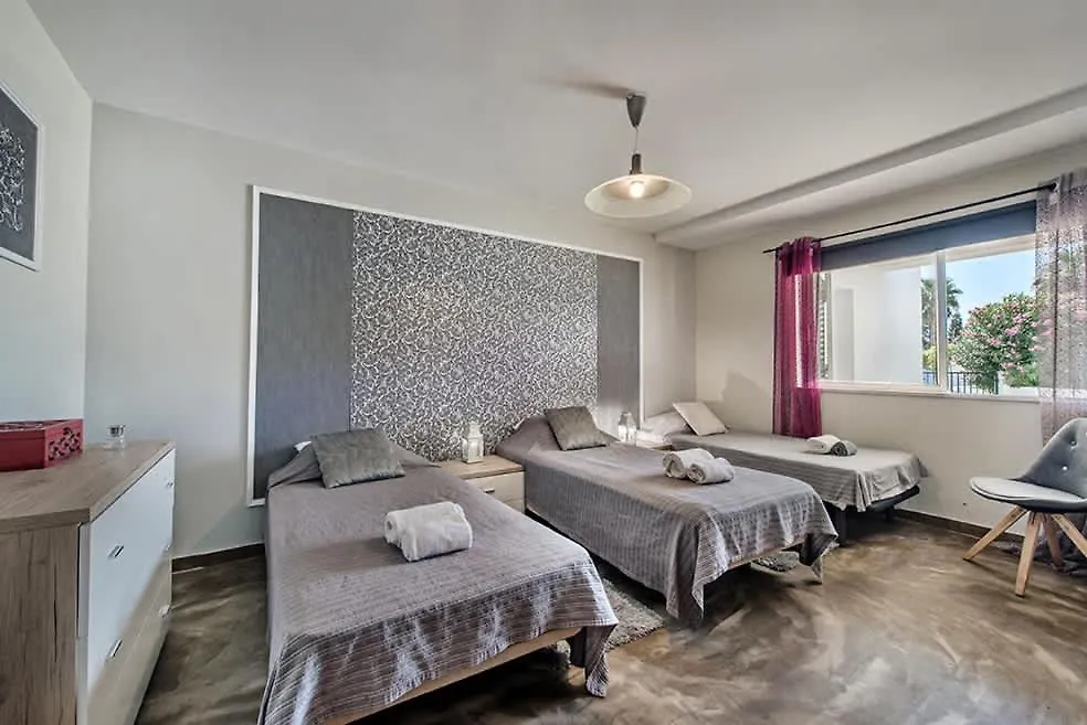 Σπίτι διακοπών Villa Almanda - Spacious Villa Perfectly Located Between Albufeira Marina And The Old Town