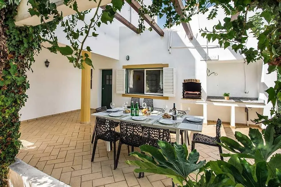 Villa Almanda - Spacious Villa Perfectly Located Between Albufeira Marina And The Old Town Σπίτι διακοπών
